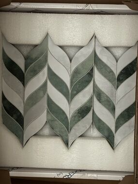 Sunwings Peel & Stick Wall Tile in Green Leaf Mosaic Cement Look Design, NWT